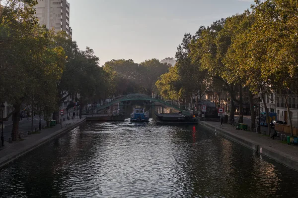 Tranquilo Pintoresco Canal Saint Martin Por Mañana París Francia —  Fotos de Stock