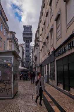 Elevador de Santa Justa, Dowtown 'da Güzel İkonik Süslemeli Çelik Kaldırma - Lizbon, Portekiz