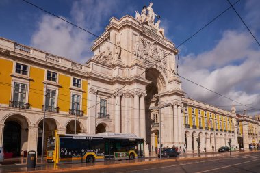 Portekiz, Lizbon 'daki Augusta Caddesi' nin Büyük Kemeri.