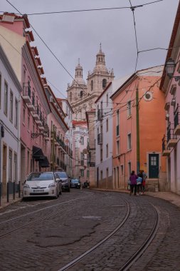 Alfama, Lizbon, Portekiz 'deki 28 numaralı Iconic and Famous Vintage Tram