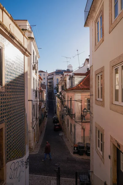 Casas Tradicionais Portuguesas Num Pequeno Estreito Distrito Baixa Pitoresca Lisboa — Fotografia de Stock