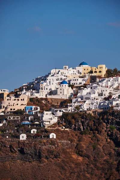 Yunanistan 'ın Santorini Adası' ndaki Imerovigli Köyünün Panoramik Hava Görüntüsü - Caldera Kayalıklarındaki Geleneksel Beyaz Evler