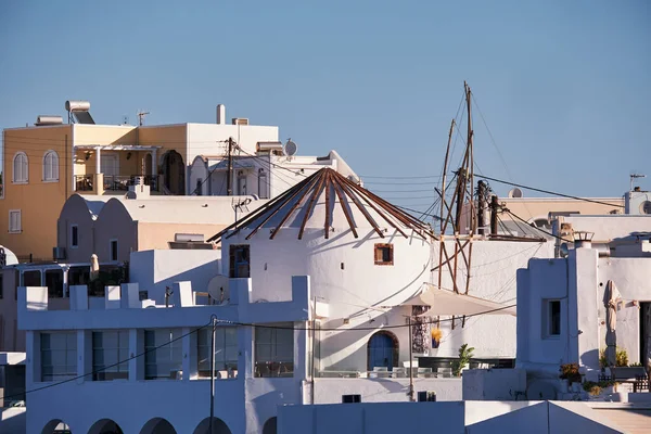 Windmühle Und Traditionelle Weiße Häuser Firostefani Santorin Griechenland — Stockfoto