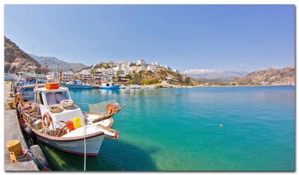 Agios nicolaos - Beton - griechischer Hafen — Stockfoto