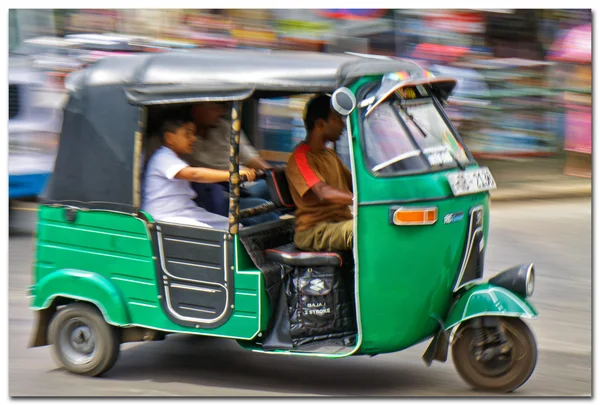 EnTuk-tuk minicabs sri Lanka. — Stok fotoğraf