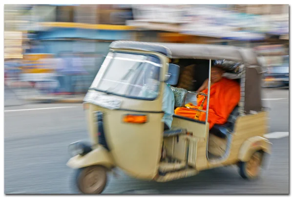 Tuk-tuk τηλεταξί, στη Σρι Λάνκα. — Stock fotografie