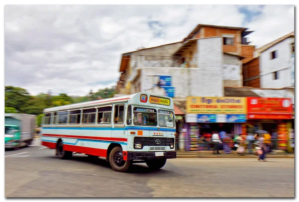 Rendszeres buszjárat Srí lanka — Stock Fotó