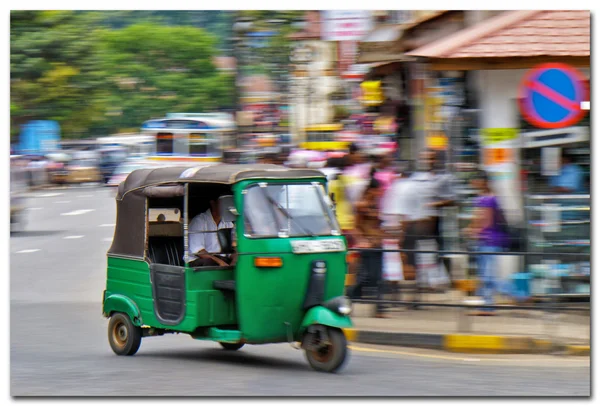 Minicabs Tuk-tuk en Sri Lanka . — Photo