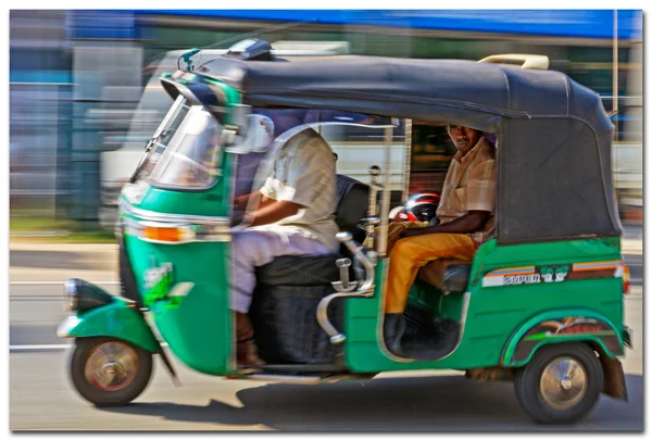 Tuk-tuk τηλεταξί, στη Σρι Λάνκα. — Stock fotografie