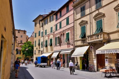 sokakta lucca, İtalya