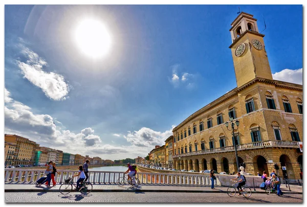 Pohled na město staré ulice pisa, Itálie — Stock fotografie