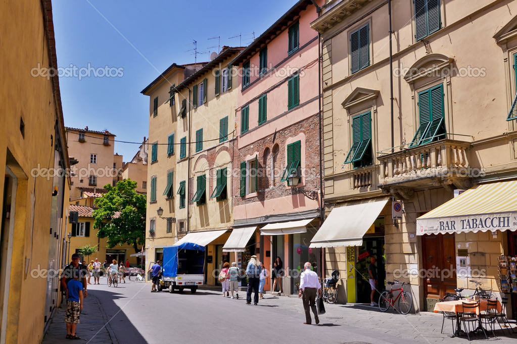 Street in Lucca, Italy – Stock Editorial Photo © zx6r92 #35715981