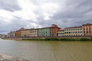 arno Nehri, Bina, köprü görünümünü. Pisa, İtalya