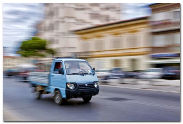 Movimento de desfocagem do carro — Fotografia de Stock