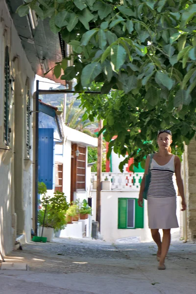 Vrouw op straat — Stockfoto