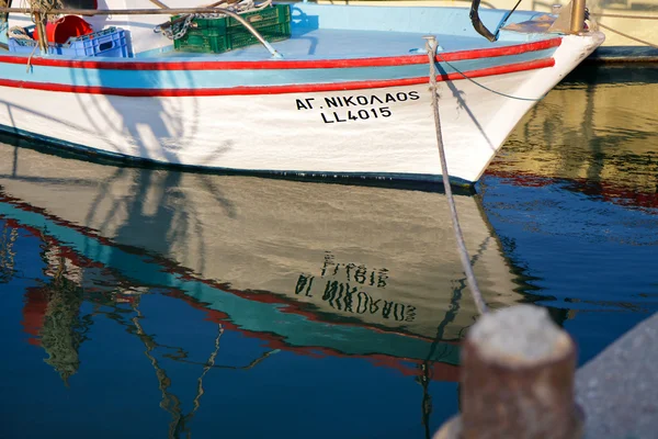 Barco blanco —  Fotos de Stock