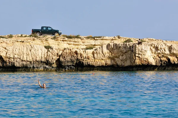 Mooie beschutte baai op cyprus eiland in de buurt van protaras — Stockfoto