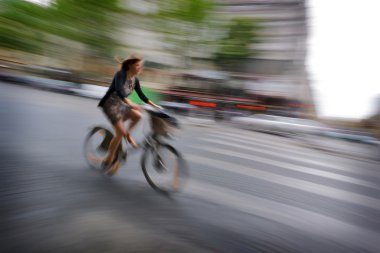 bulanık hareket kadın motorcu
