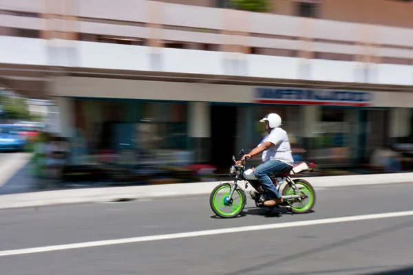 Man rudding a motocycle — Stock Photo, Image