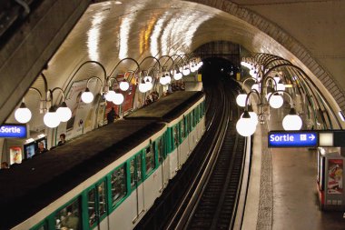 Metro istasyonu.