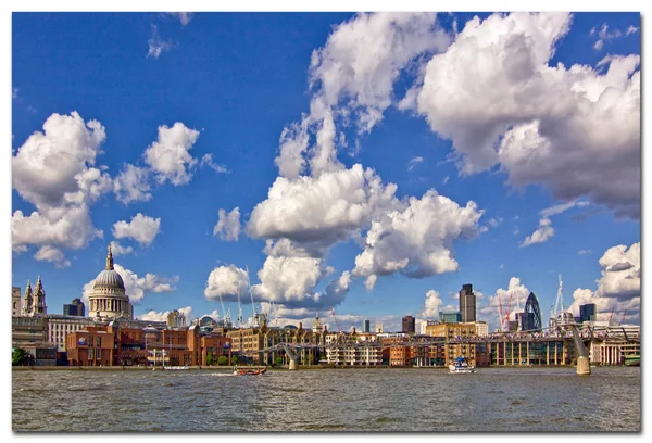 Londres centro de la ciudad nuevos rascacielos en construcción — Foto de Stock