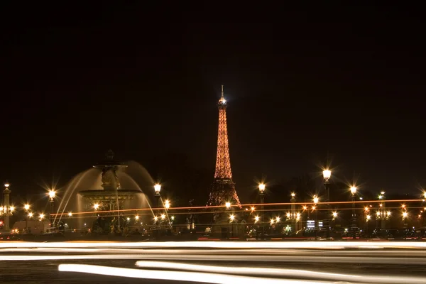 Eiffelturm bei Nacht — Stockfoto