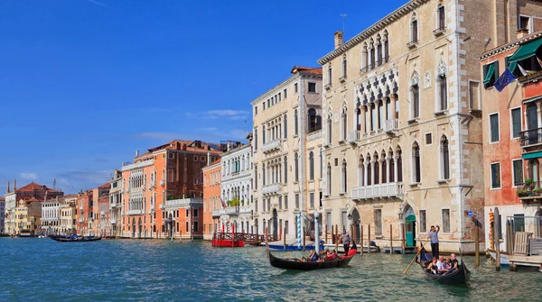 Gondels op het Grand Canal — Stockfoto