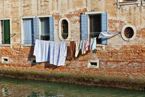 Laundry drying in the sun — Stock Photo, Image