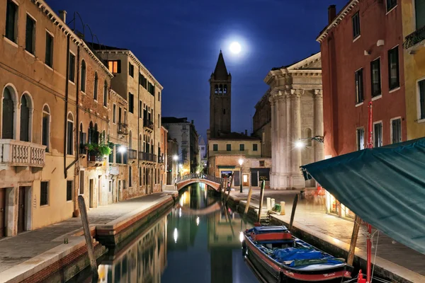 Kanaal in Venetië, Italië — Stockfoto