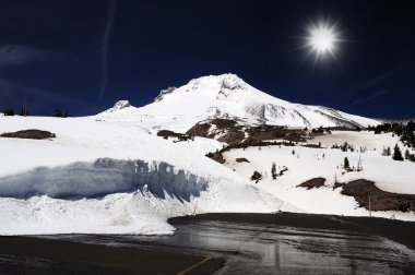 parlak bir günde hood Dağı