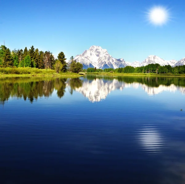 Vackra oxbow bend med bakgrunden sol — Stockfoto