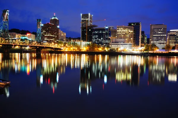 美丽的夜未央的波特兰市 — 图库照片