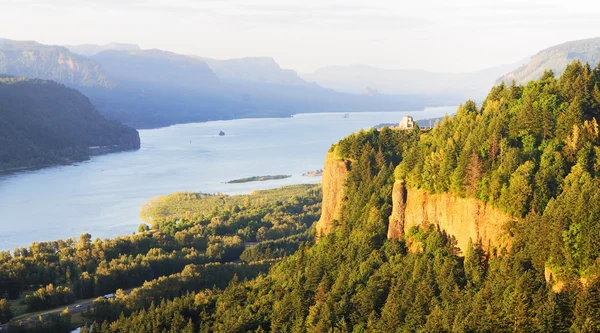 Der columbia fluss george und der aussichtspunkt — Stockfoto