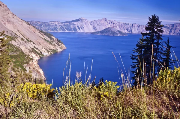 Krásný výhled na Kráterové jezero — Stock fotografie