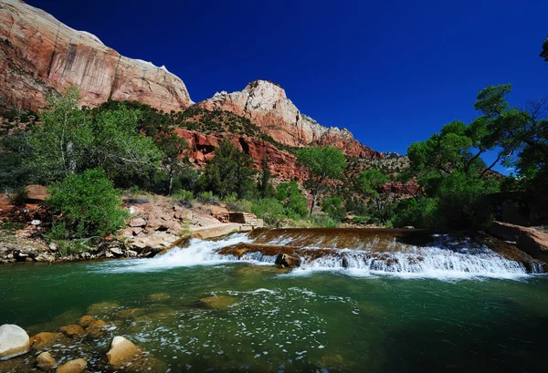 Zion canyon kavşağında görünümünden — Stok fotoğraf