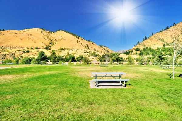 Rivierfront park in Noord trapsgewijs lus — Stockfoto