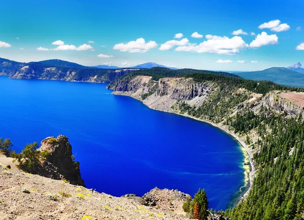 Uma bela vista do Lago da Cratera — Fotografia de Stock