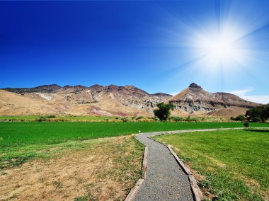 gemi kaya birimi görünümünden hills boyalı