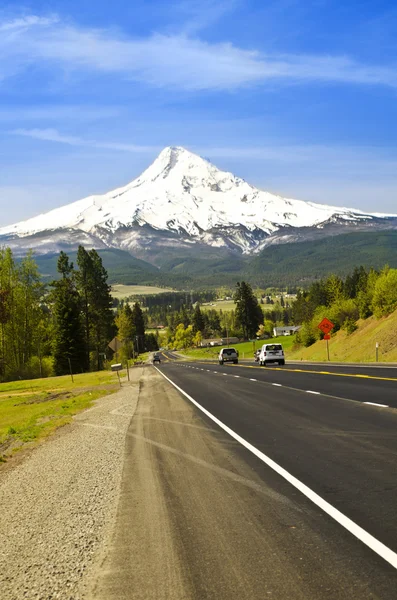 A beautiful mountain view from road — Stock Photo, Image