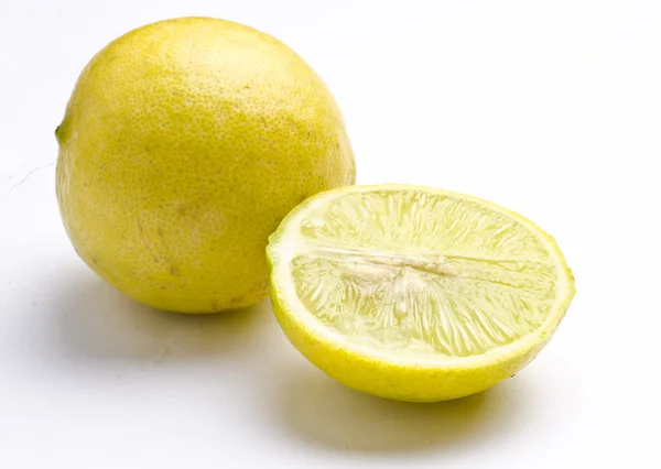 Fresh Juicy lemon — Stock Photo, Image