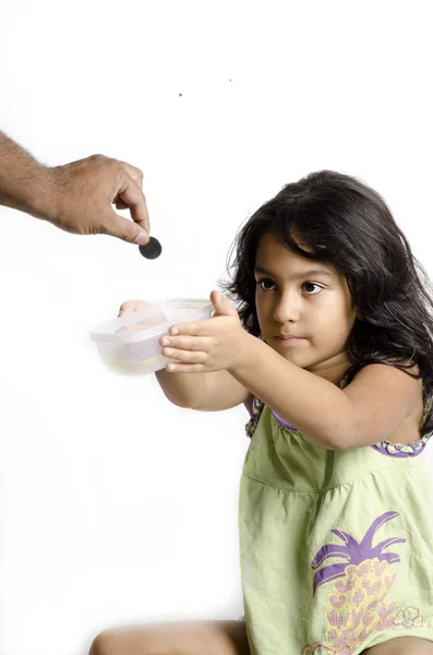 Un bambino mendicante — Foto Stock