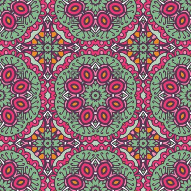 Etnik süslemeli kusursuz desen