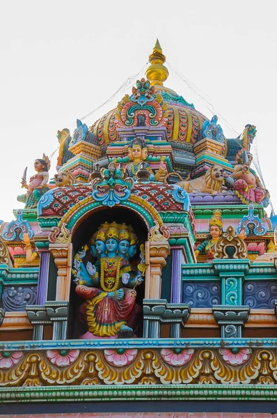 Divindades Hindus Fachada Templo Sri Rajarajeshwari Bangalore Karnataka Índia Fevereiro — Fotografia de Stock