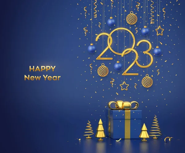 Mutlu 2023 yılları. Mavi arka planda yıldızlar, toplar ve konfetiler olan altın metalik numaralar 2022 asılıyor. Hediye kutusu ve altın metalik çam veya köknar, koni şeklindeki ladin ağaçları. Vektör illüstrasyonu