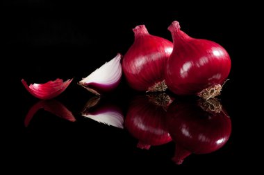 karanlık soğan natürmort.