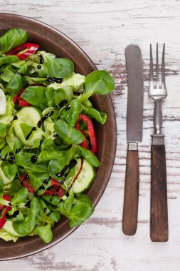 taze salata.