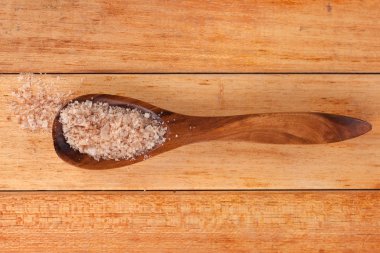 tahta kaşık tuz flakes.