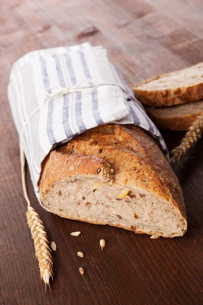 Brunt bröd bakgrund. — Stockfoto