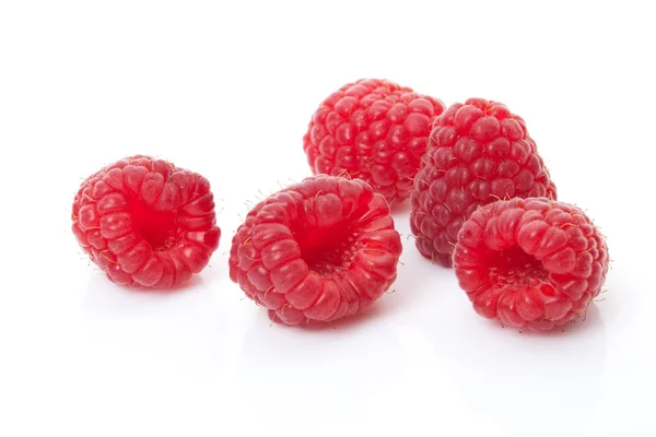 Himbeeren isoliert. — Stockfoto