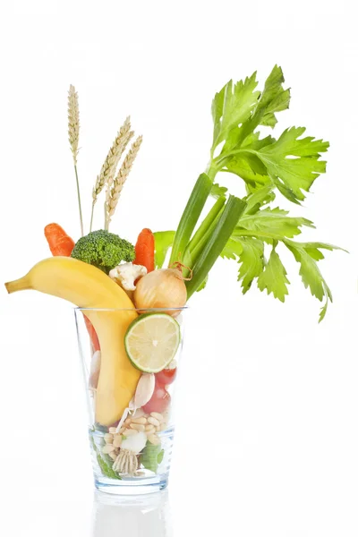 Органические фрукты и овощи . — стоковое фото